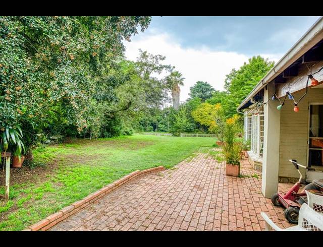 LAND FOR SALE IN BRYANSTON